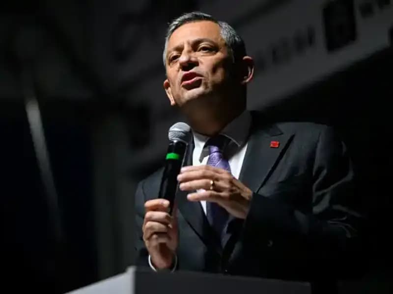 Emekli İkramiyesi Üzerine Özgür Özel'den Sert Tepki ve Çarpıcı Açıklamalar