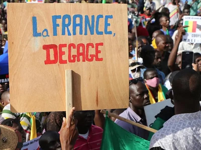 Afrika'da Fransız Kışı Etkilerini Sürdürüyor