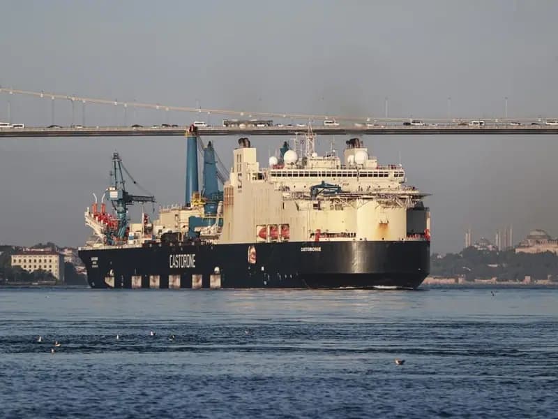 İstanbul Boğazı'nda Gemi Trafiği Durduruldu