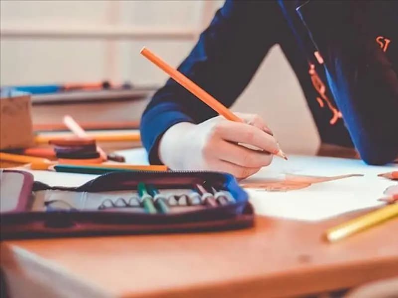 Uşak'ta Öğretmenlere Emoji Soruşturması Başlatan Müdür Görevden Alındı