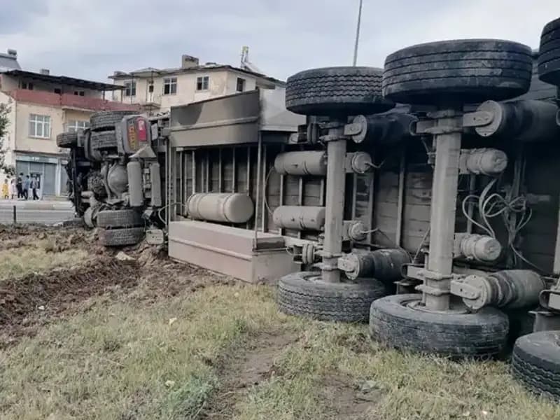 Erzurum’da Freni Boşalan TIR Dehşet Saçtı: Olay Anı Ve Sonrası