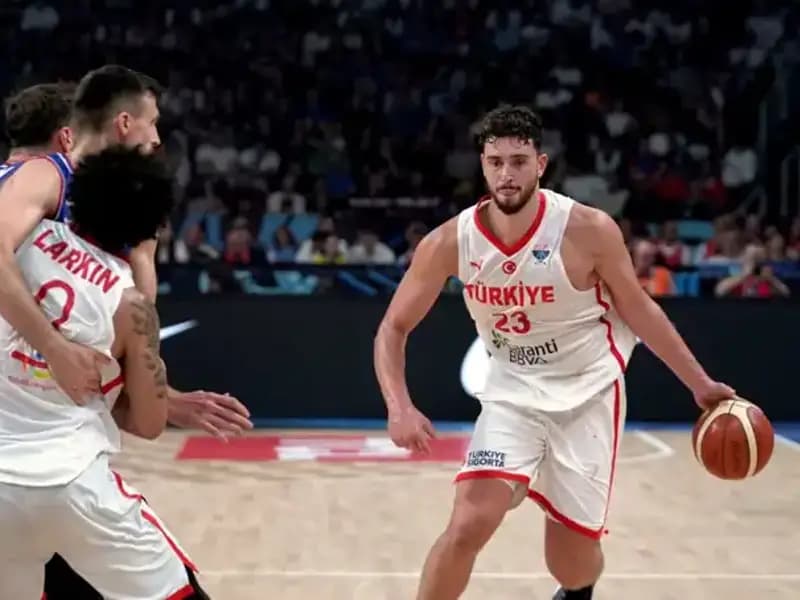 12 Dev Adam, İsveç'i Geçerek Dünya Şampiyonası'na Bir Adım Daha Yaklaştı