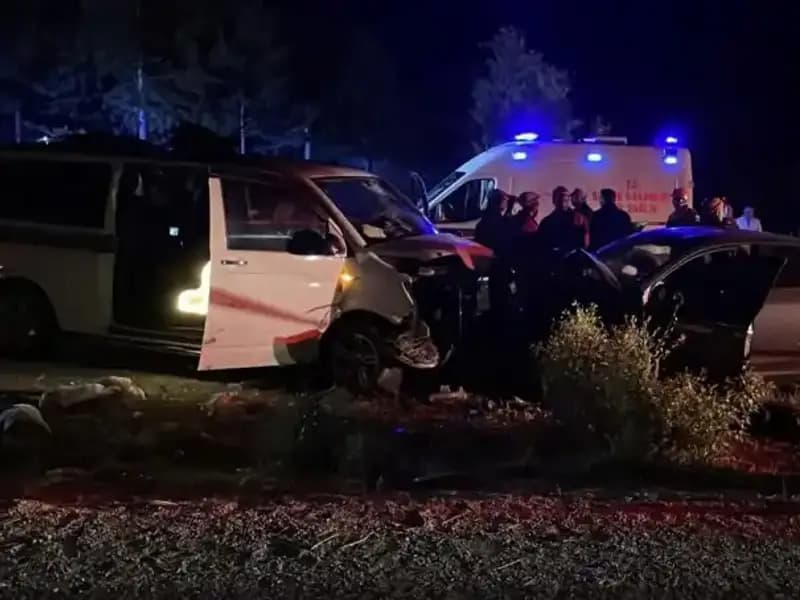 Ters Yön Faciası: Kafa Kafaya Çarpışma Hayatları Kararttı