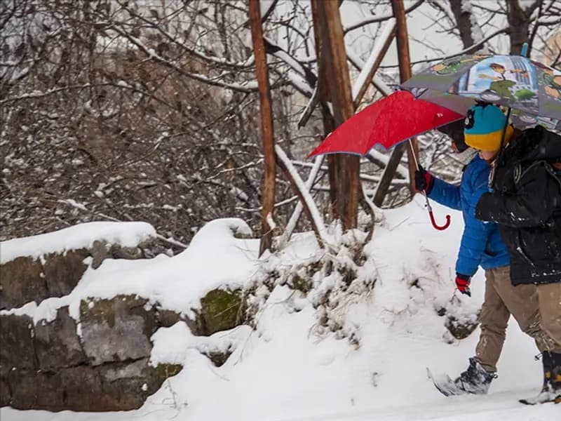 Hakkari'de Kar Yağışı Nedeniyle Eğitime 1 Gün Ara Verildi