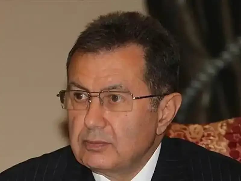 Mehmet Emin Karamehmet: Türk İş Dünyasının Gizli Kahramanı Kimdir?