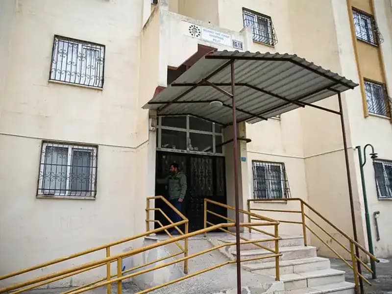 Asansörde Şok Edici Sıra Dışı Hırsızlık Olayı Yaşandı!