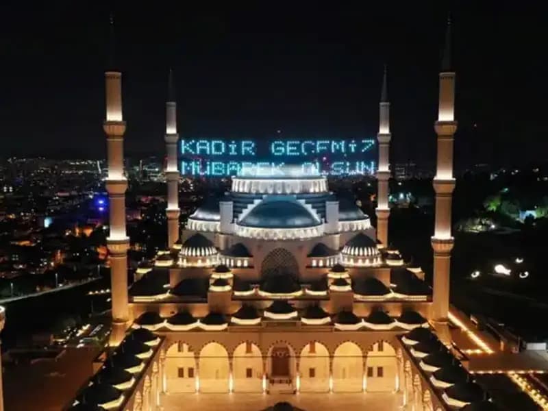 Kadir Gecesi 2025: Ne Zaman İdrak Edilecek, 26 Mart Mı?