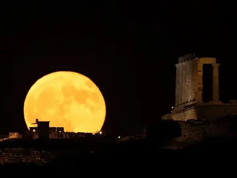 Dünyanın Dört Bir Yanından En Göz Alıcı Dolunay Görünümleri