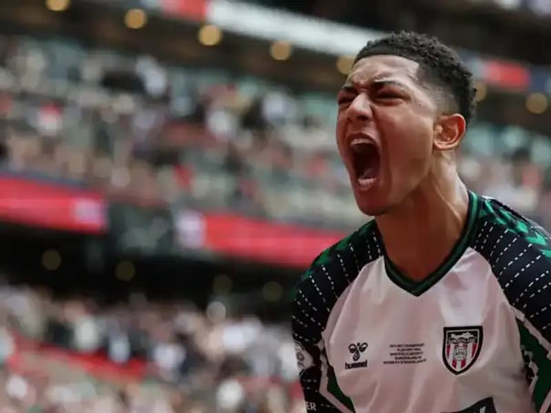 Jobe Bellingham, Dortmund’da Yeni Bir Başlangıç İçin İmza Attı!