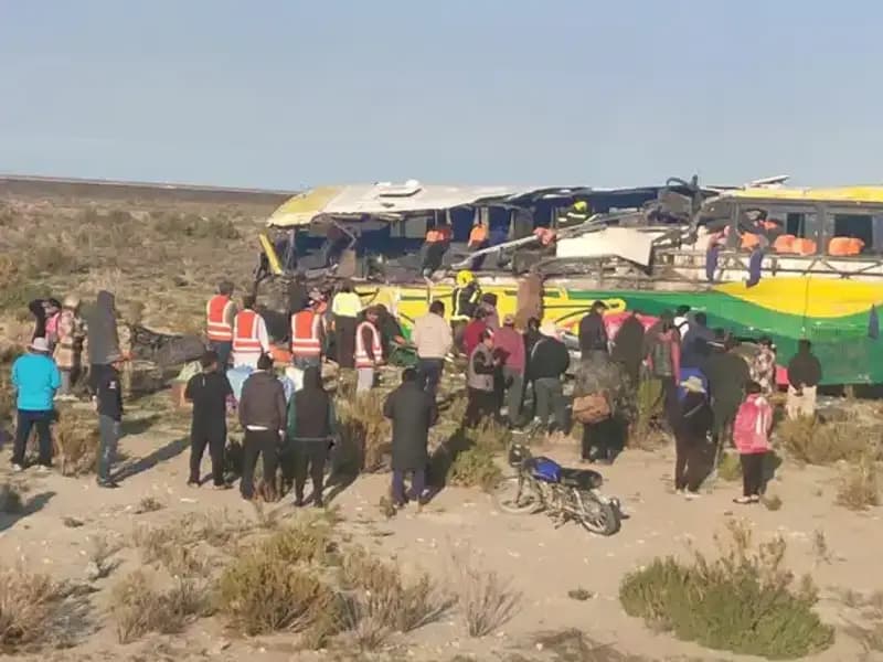 Bolivya'da Feci Otobüs Kazası: 37 Kişi Hayatını Kaybetti, 39 Yaralı