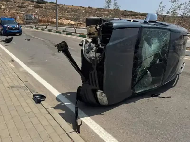 Kilis'te Ticari Araç Devrildi: Feci Kazada 4 Kişi Yaralandı