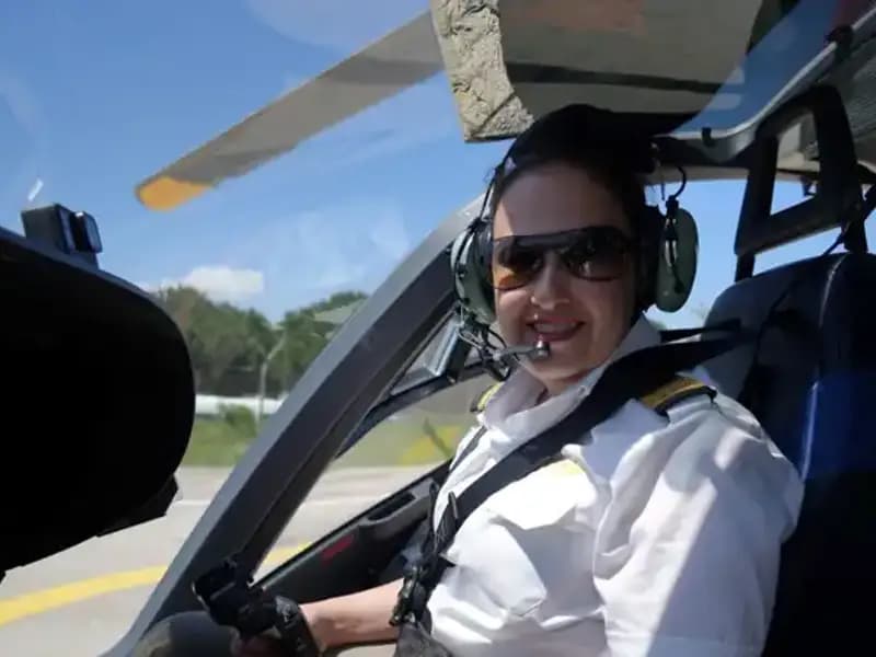 Türkiye'nin İlk Kadın Ambulans Helikopter Pilotundan İlham Verici Hikaye