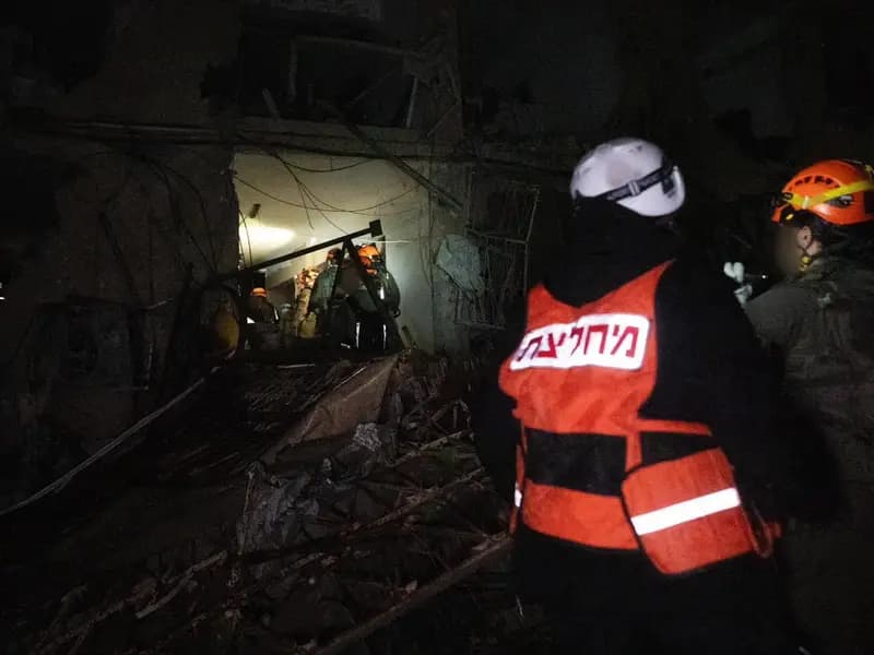 İran Savaşı 22. Günü: Dimona ve Arad’a Füze Saldırısı