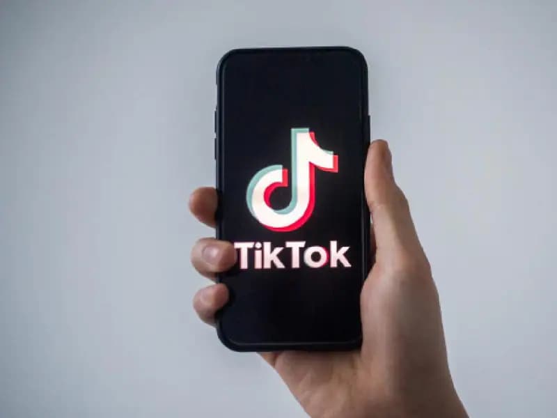 TikTok, Gençlere Güzellik Filtrelerini Yasaklıyor.