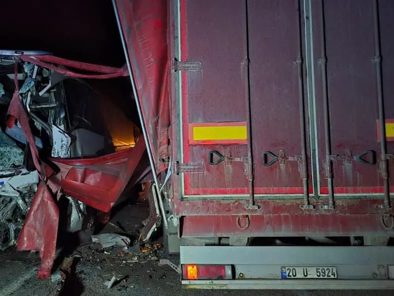 Afyonkarahisar'da Yolcu Otobüsü Kazası