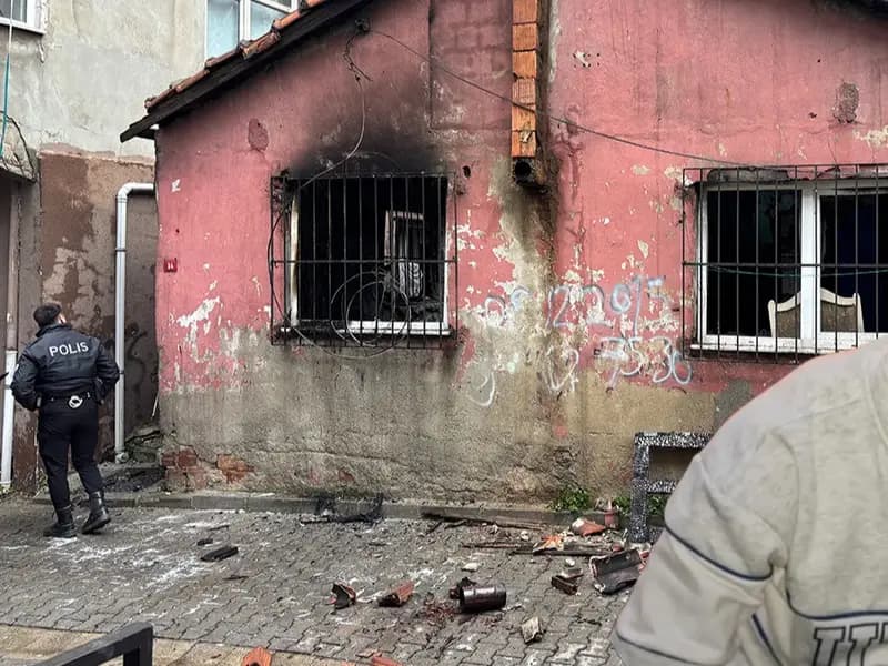 İstanbul'daki Gecekondu Yangınında Hayatını Kaybeden Genç