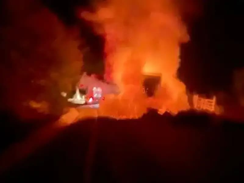 Seyir Halindeki Kamyonet, Alev Alev Yanarak Korku Dolu Anlar Yaşattı