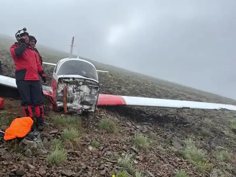 Türk Pilotun Kullandığı Uçak Düştü: Pilot Hayatını Kaybetti, Kadın Yolcu Hayatta Kaldı