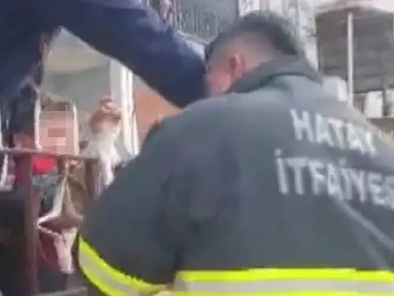Hatay'da Korkunç Olay: Çocuğun Koluna Demir Korkuluk Saplandı!