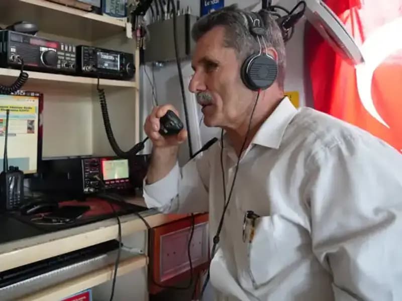 Hobi Amaçlı Telsiz İstasyonu: 180 Ülke ile İletişim Kuruyor!