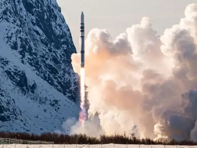 Avrupa'nın İlk Yörünge Roketi: Canlı Yayında Devrildi ve Yere Çakıldı!