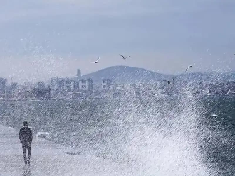 Yazın Sonunda Kuvvetli Rüzgar ve Sağanak Yağış Uyarısı Geldi!