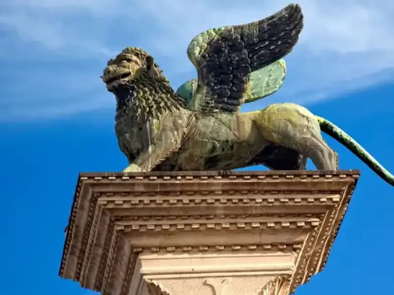 Dünyaca Ünlü Heykelin Sırrı Ortaya Çıktı: "Çin Malı" mı?