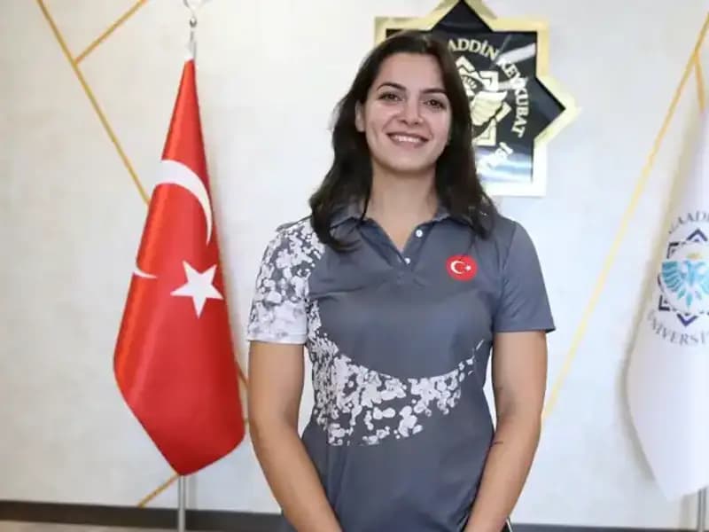 Altın Madalya Kazanan Esra, Dünya Şampiyonluğu için Hedefini Belirledi