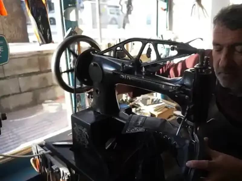 Tüketim Kültürüne Direnen Usta: Babasından Öğrendiği Mesleğiyle Yarım Asır Geçirdi