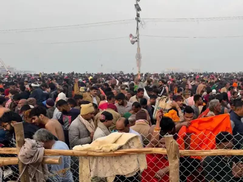 Hindistan'daki Dini Festivalde İzdiham: En Az 6 Kişi Hayatını Kaybetti