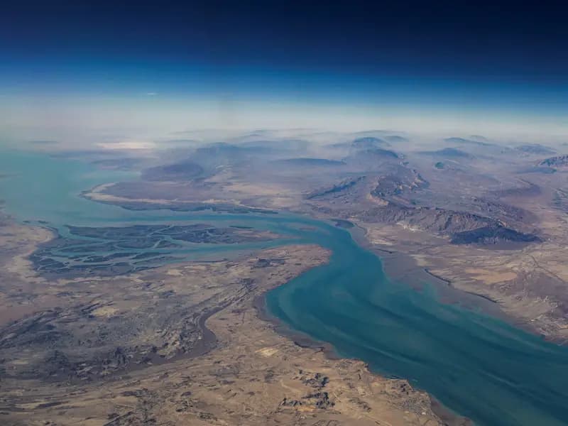 İran'ın Keşm Adası: Hürmüz Boğazı'nın Stratejik Kilidi