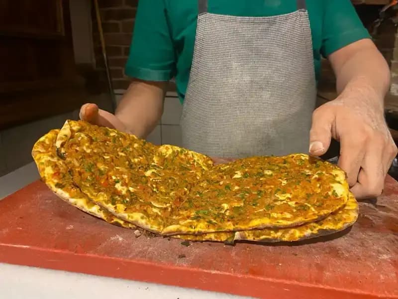 İstanbul'da Lahmacun Fiyatları: Semtler Arası Uçurum Herkesin Dikkatini Çekiyor