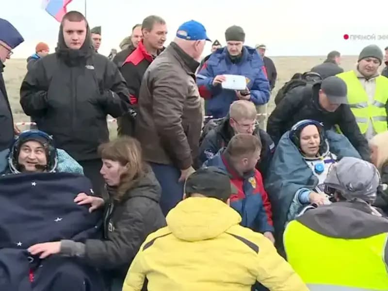 NASA'nın 92 Yaşındaki Astronotu Dünya'ya Döndü: Tarihi Bir An!