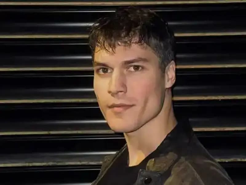 Özgü Delikanlı, Bahar Dizisine Yıldırım Karakteriyle Katıldı: Kimdir?