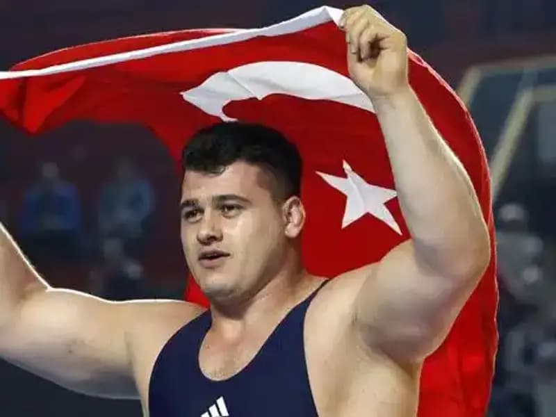 Milli Güreş Mahnisi: Rıza Kayaalp’e Şok Men Cezası ile Gündem Depremi!