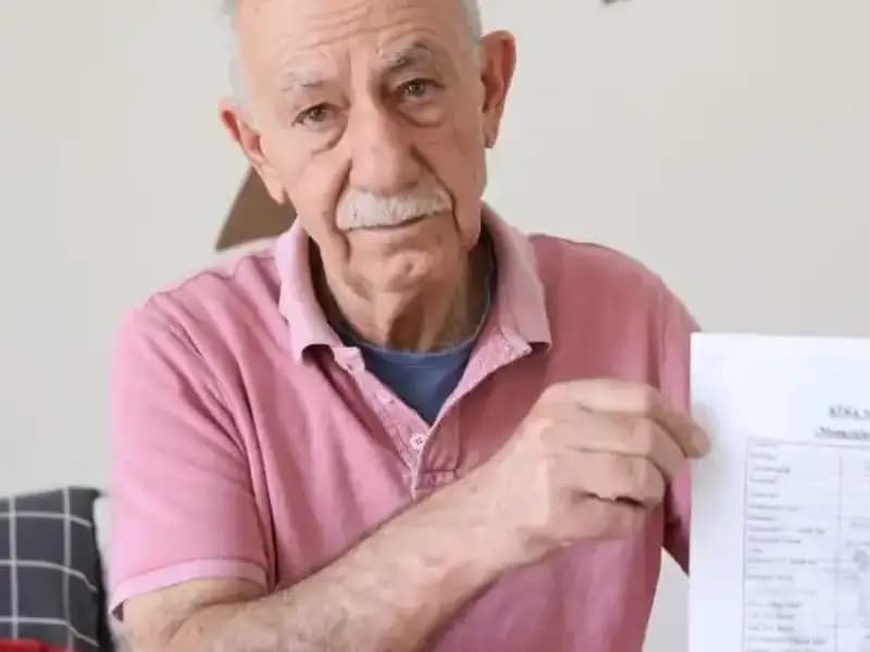 Dede ve Torunları Yıkıcı Protestoda: "Tahliye Edilmeyin!" Çağrısı