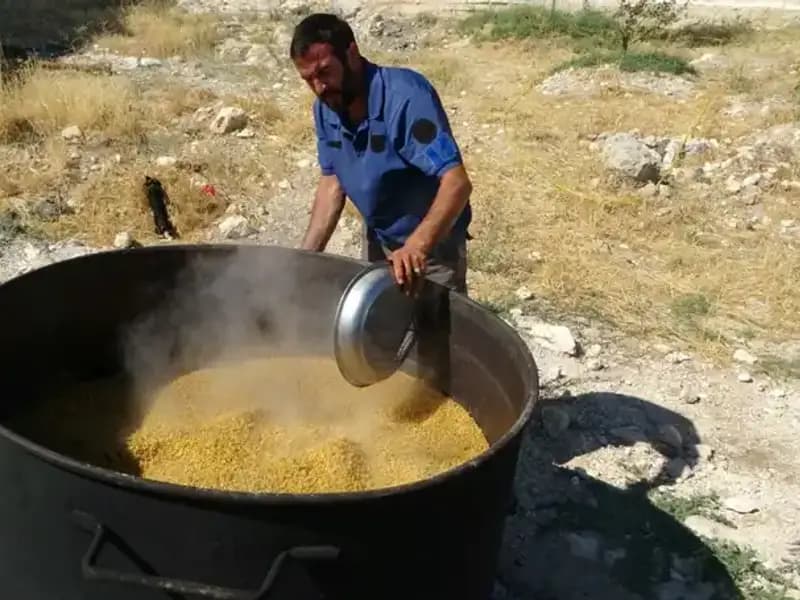 2023’te Eylül Gelirken Kazanlar Kaynamaya Başladı: Özelleşen Gelenekler