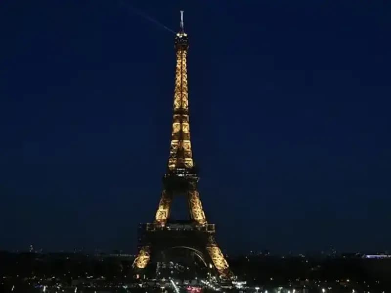 Eyfel Kulesi'ne Saldırı Planı: İki Şüpheli Tutuklandı ve Dikkat Çekici Detaylar Ortaya Çıktı