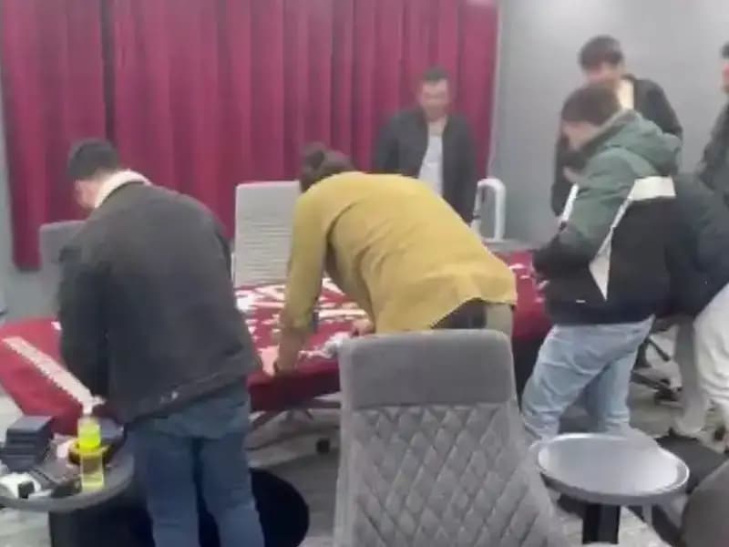 İstanbul'da Polisten Suçüstü: Lüks Villada Kumar Operasyonu Gerçekleştirildi