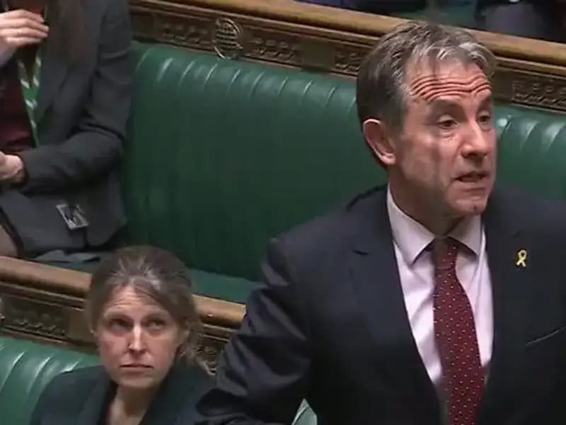 İngiliz Vekil Çocuk İstismarı Suçlamasıyla Gözaltında: Şok Gelişmeler