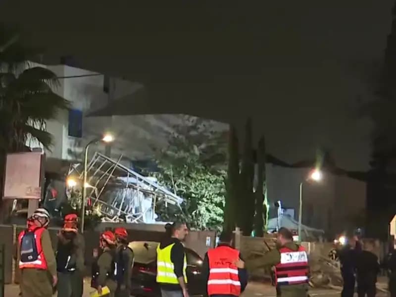 İran Füzeleri Tel Aviv'i Vurdu: Patlama Anı NTV'den Aktarıldı