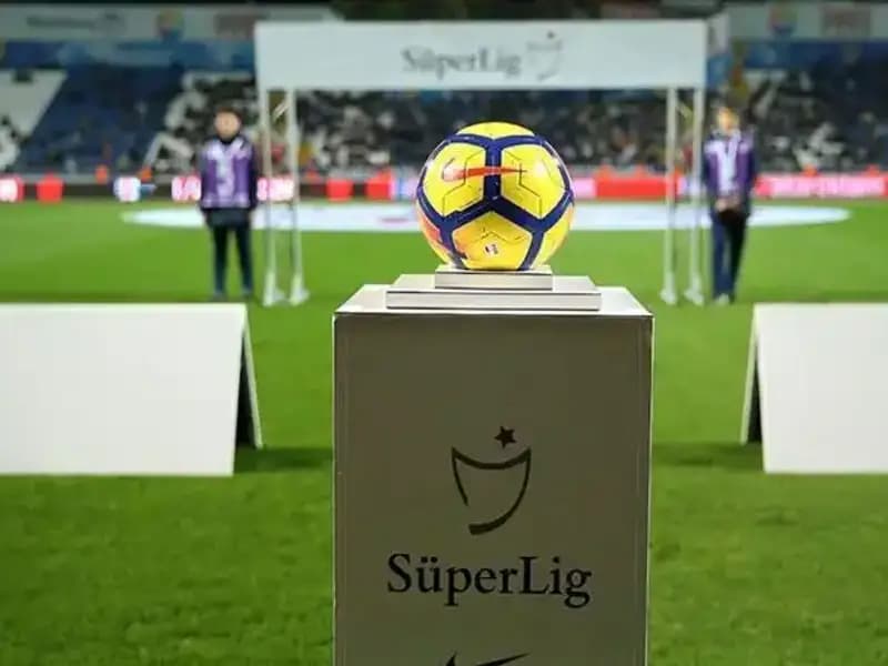 Süper Lig'de Pazar Ateşi: Heyecan Dolu Maç Günü Bekleniyor!