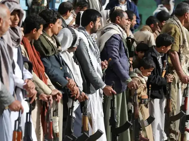 Husiler, Kızıldeniz'de Amerikan Savaş Gemilerini Saldırıya Uğrattı