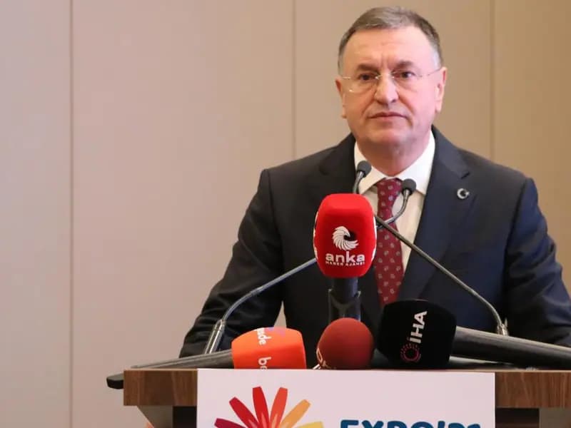 CHP'den Lütfü Savaş'a İhraç Kararı