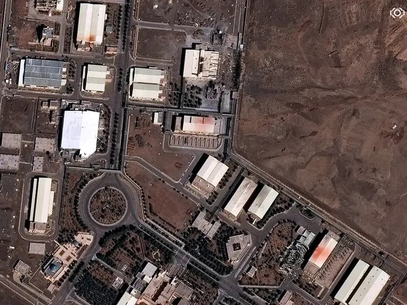 Trump, İran'ın Nükleer Yakıtını Ele Geçirmek İçin Operasyon Düşünüyor