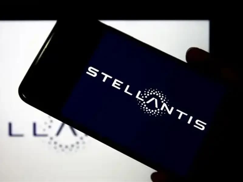 Stellantis Krizde! Fabrika Kapanmaları Çalışanları ve Sektörü Tehdit Ediyor