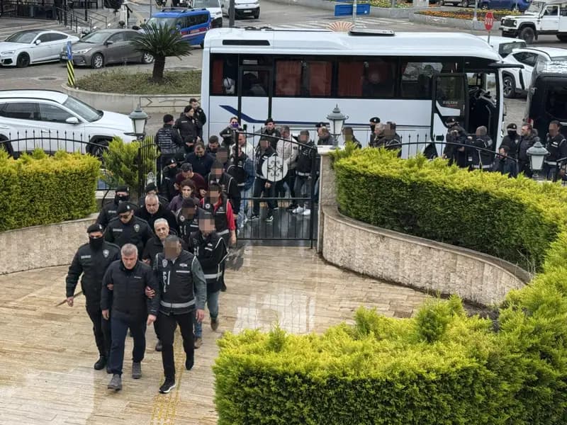 Marmaris'te Rüşvet Soruşturmasında 4 Belediye Çalışanı Tutuklandı