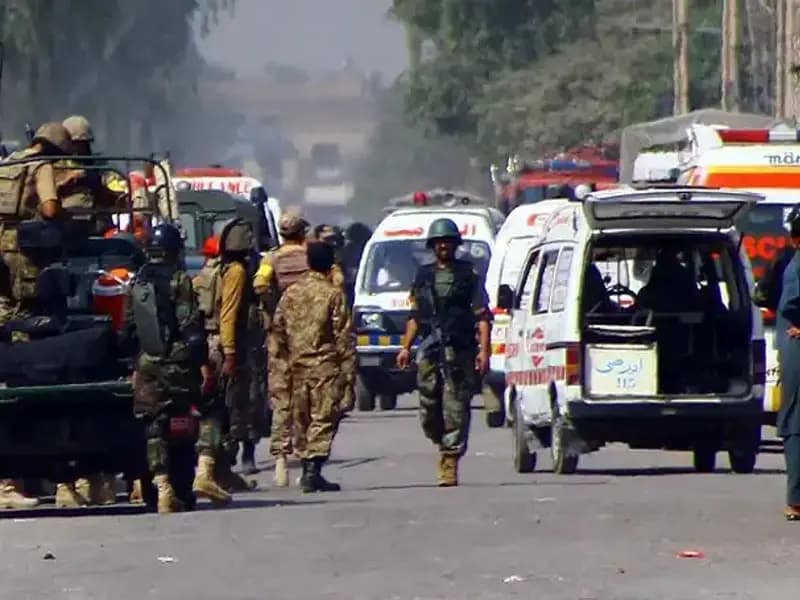 Pakistan'da Camiye Yapılan Bombalı Saldırı: Yaralı Sayısı Arttı