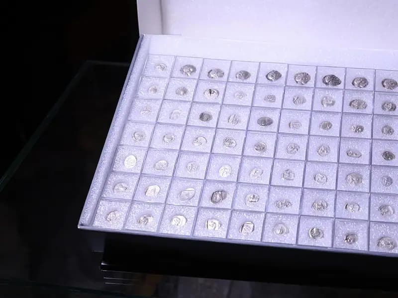 Türkiye'ye Lidya Medeniyetine Ait 1055 Sikke Teslim Edildi