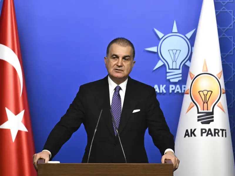 Ömer Çelik: Türkiye ateşten uzak duracak, kumpasların farkındayız